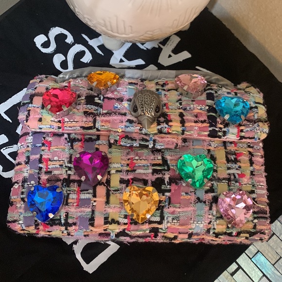 Kurt Geiger London
Mini Kensington Tweed Love Heart Crystals Crossbody Bag - Picture 6 of 17